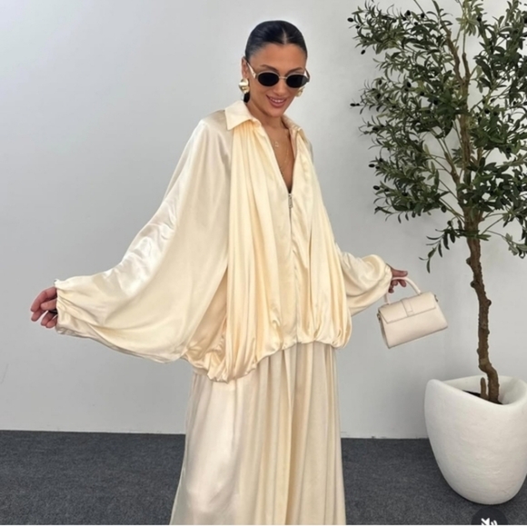 Zara Jackets & Blazers - ZARA NWT Satin Bomber Jacket Puffed Cream Size M